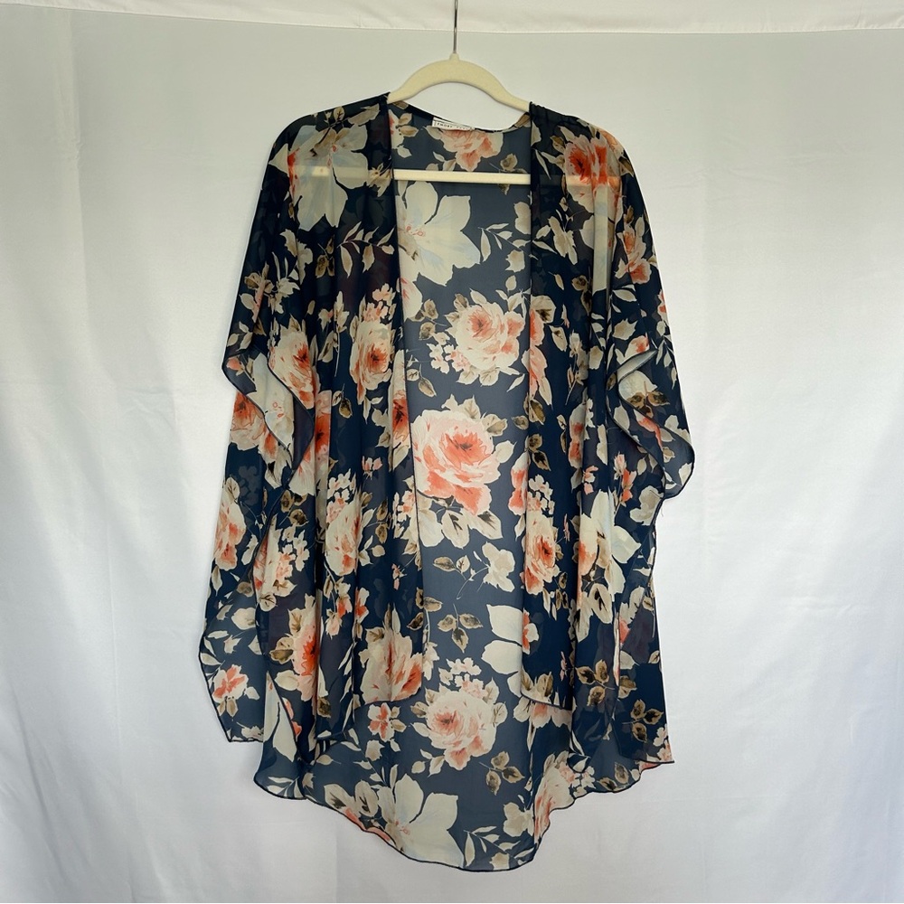 Emory Park Nacy Blue Floral Kimono‎